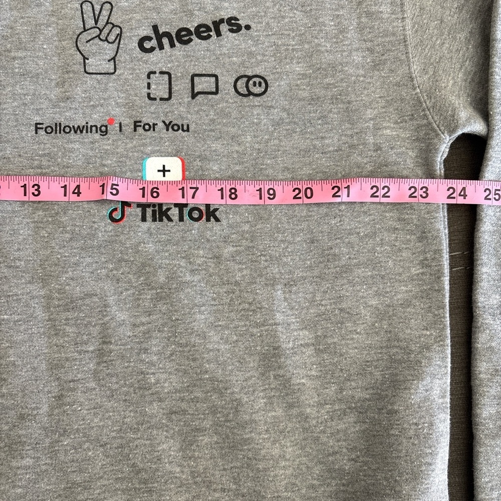 TikTok Gray Crewneck Sweater with Graphic Design. XL - Picture 4 of 6